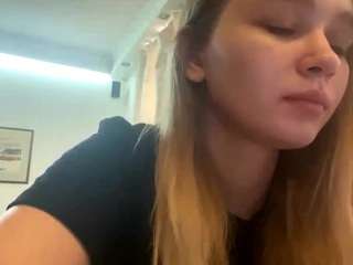 lucieyamamoto live cam profile