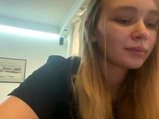 lucieyamamoto live cam profile