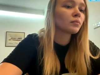 lucieyamamoto Live Webcam on CamSoda