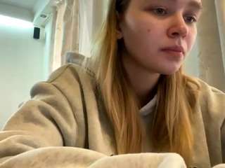 lucieyamamoto's CamSoda show and profile