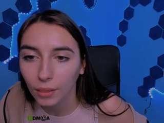 mila-firee Drinking live webcam