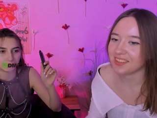 mila-firee, female webcam model,  years old, on live webcam