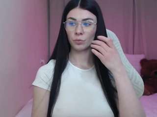 le modèle milasecretss est en webcam porno dans un show sur le site camsoda, il possède les tags suivants: black hair,brown eyes,erotic dance,fingering,flashing,full nudity,normal,striptease,hd,milf