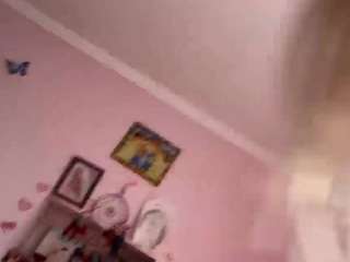 veliaroyals live webcam show