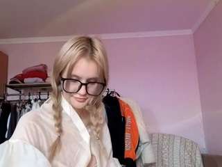 veliaroyals Live Webcam on CamSoda