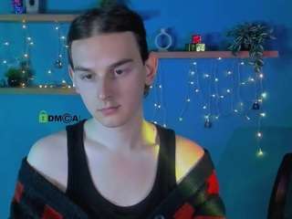 adrian-hart Live Webcam on CamSoda