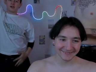 adrian-hart Live Webcam on CamSoda