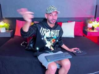 Image 1 of arcangel-harris, male webcam model,  years old, on live webcam