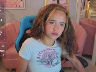 bella-vibes-s live webcam show