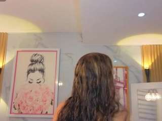 bella-vibes-s live webcam show
