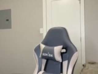 cuvribaby's CamSoda show and profile