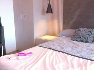 emily-horny webcam