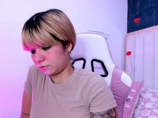 fiorella-18 live cam profile
