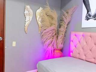 fiorella-18 Live Webcam on CamSoda