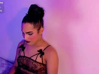 isabella-hot