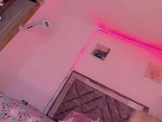 isabella-hot Live Webcam on CamSoda
