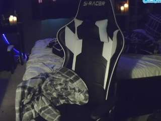 Live webcam model kissmewetwillow on Soda Cams