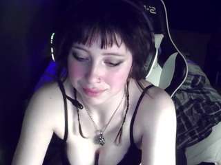 kissmewetwillow webcam