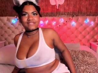 larajonnesx Live Webcam on CamSoda