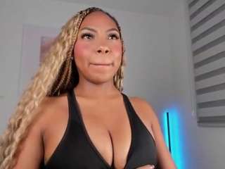 Live webcam model lexiamoon on Soda Cams