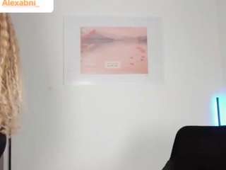 Live webcam model lexiamoon on Soda Cams