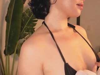 Live webcam model lumiyume on Soda Cams