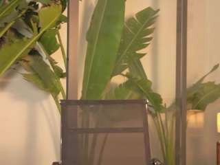 Live webcam model lumiyume on Soda Cams