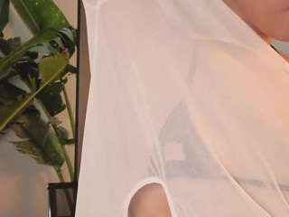 Live webcam model lumiyume on Soda Cams