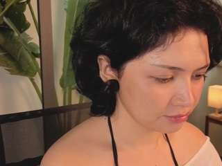 Live webcam model lumiyume on Soda Cams