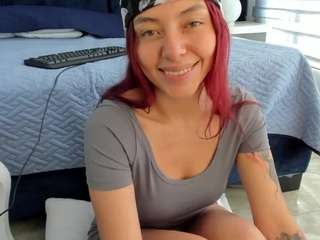 melanie-rouxs's CamSoda show and profile