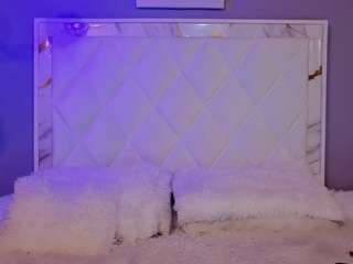 Live webcam model melodyhantz on Soda Cams