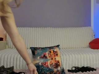 monika-peach2 webcam