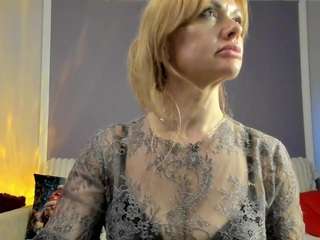 monika-peach2 webcam