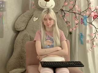 viollaboom Live Webcam on CamSoda