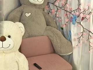 viollaboom's CamSoda show and profile