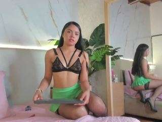  april-grey chat room