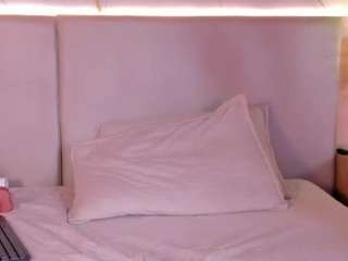 Live webcam model april-grey on Soda Cams