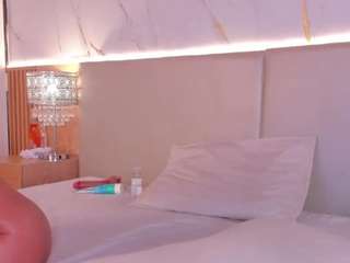 Live webcam model april-grey on Soda Cams