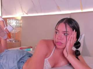 Live webcam model april-grey on Soda Cams