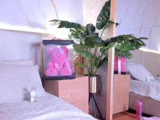 Live webcam model april-grey on Soda Cams