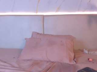 Live webcam model april-grey on Soda Cams