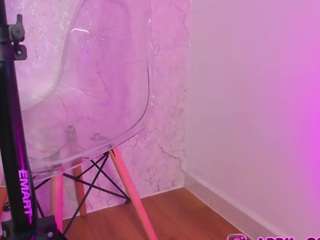 april-grey Live Webcam on CamSoda