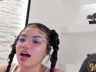 chloe-cortez Live Webcam on CamSoda