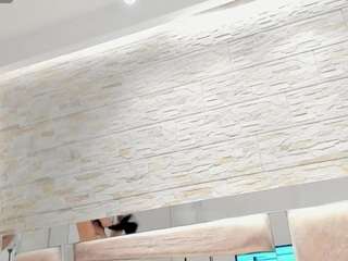 chloe-cortez's CamSoda show and profile