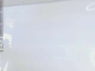 Model ini sedang live sekarang. chloe-cortez