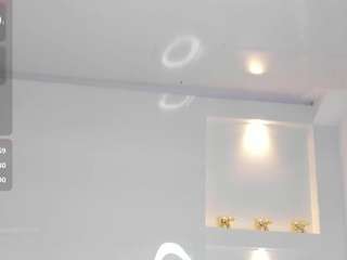 chloe-cortez webcam model