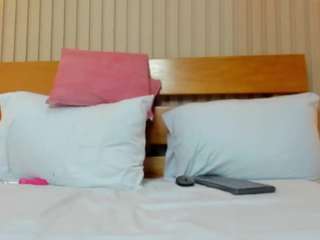 cloey-07's CamSoda show and profile