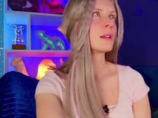 flashsummer25's CamSoda show and profile