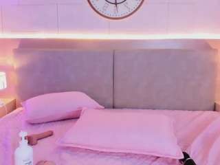 lana-kalyx's CamSoda show and profile