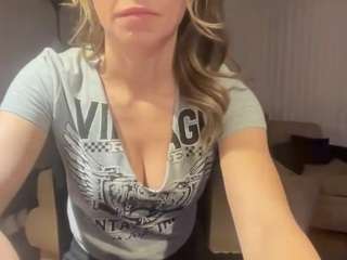 Live webcam model sabrinaaasss on Soda Cams